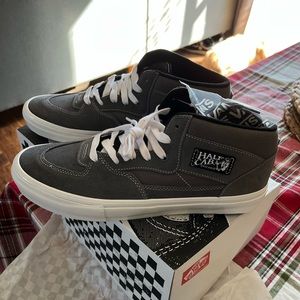 NWT- grey Vans half cab - mens size 12 - popcush - never worn